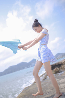 小丹裸睡我进小丹房第一章